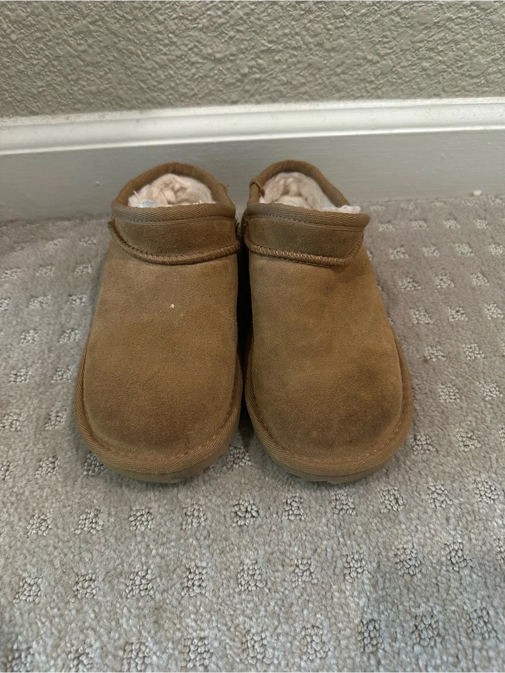 UGG Kids Chestnut Slip-On Shearling Lined Slippers